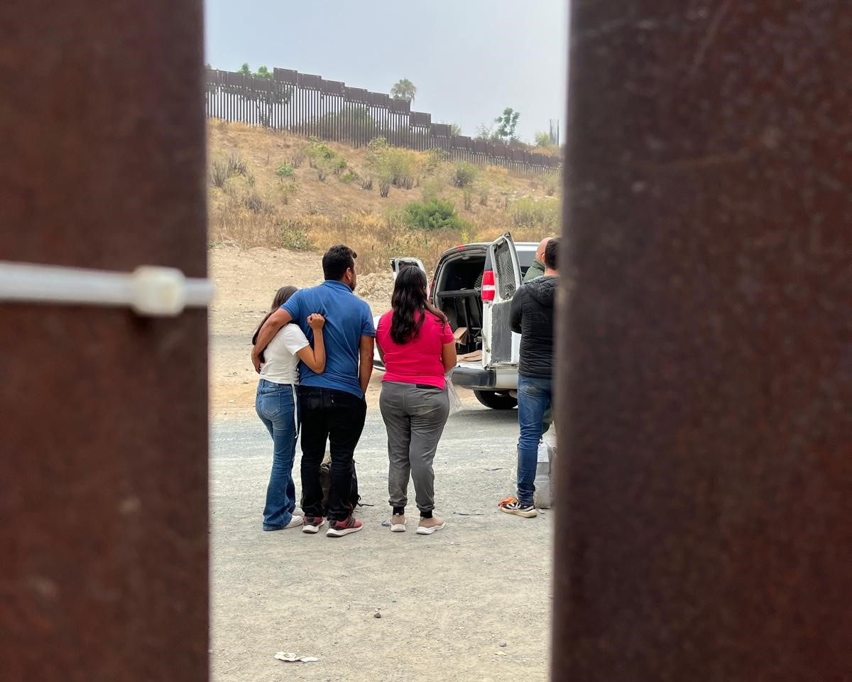 Our communities are stronger with immigrants. Stop deportations now!