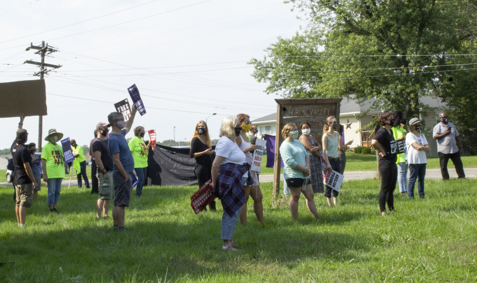 Advocates applaud new maternal care policy for prisoners but call for legislation and oversight