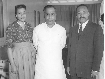 Martin Luther King, Jr. in India with Coretta Scott King