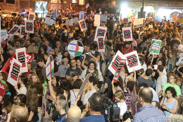 Protest in West Jerusalem, photo by Amir Bitan